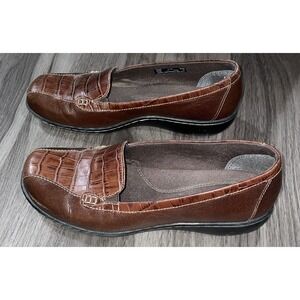 Clarks Womens 6.5 W‎ Loafers Brown Croc Embossed Leather Square Toe Flats 35589